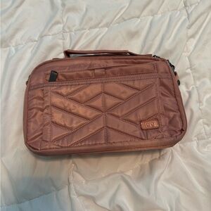 Lug crossbody bag
